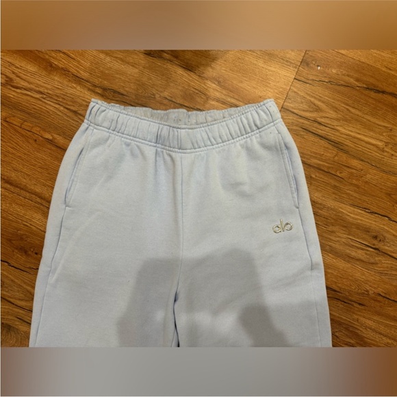 Alo Accolade Sweatpants Seashell Blue, Size Small - Picture 4 of 5
